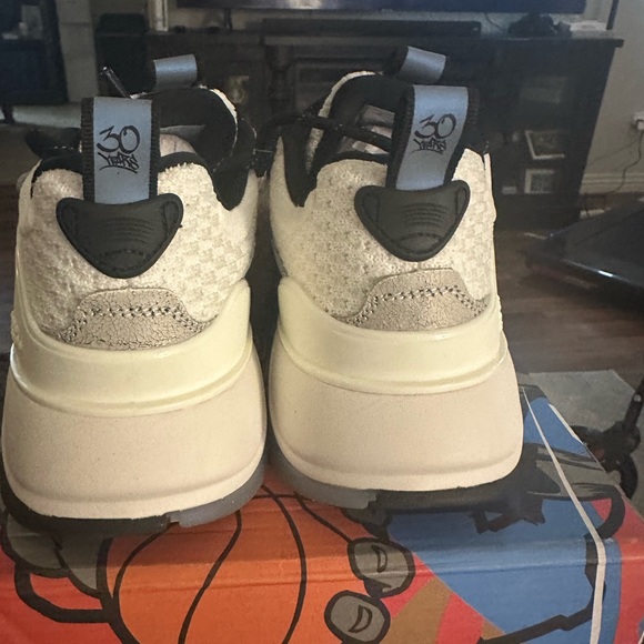 AND1 Marauder Men’s Basketball Shoes, Casual Low Top Basketball Sneakers, - Picture 5 of 5